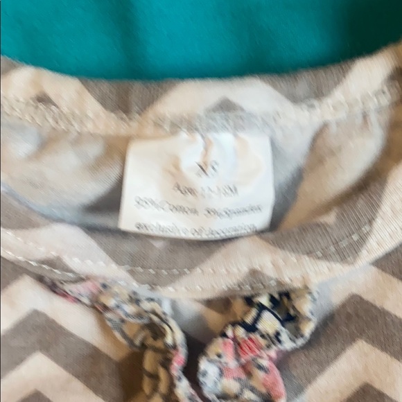 2 piece outfit 12-18 months - Picture 4 of 5